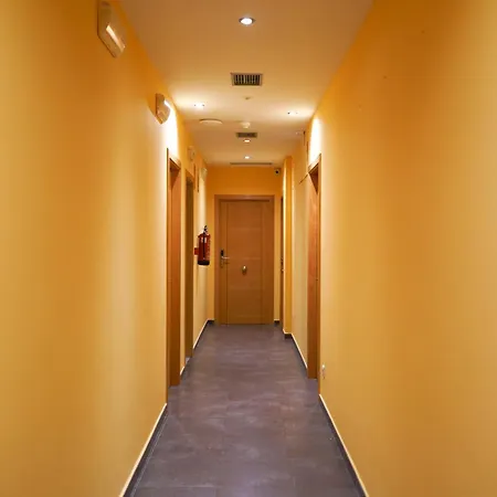 Casa De Viaxeiros By Pandora Pensión Ourense